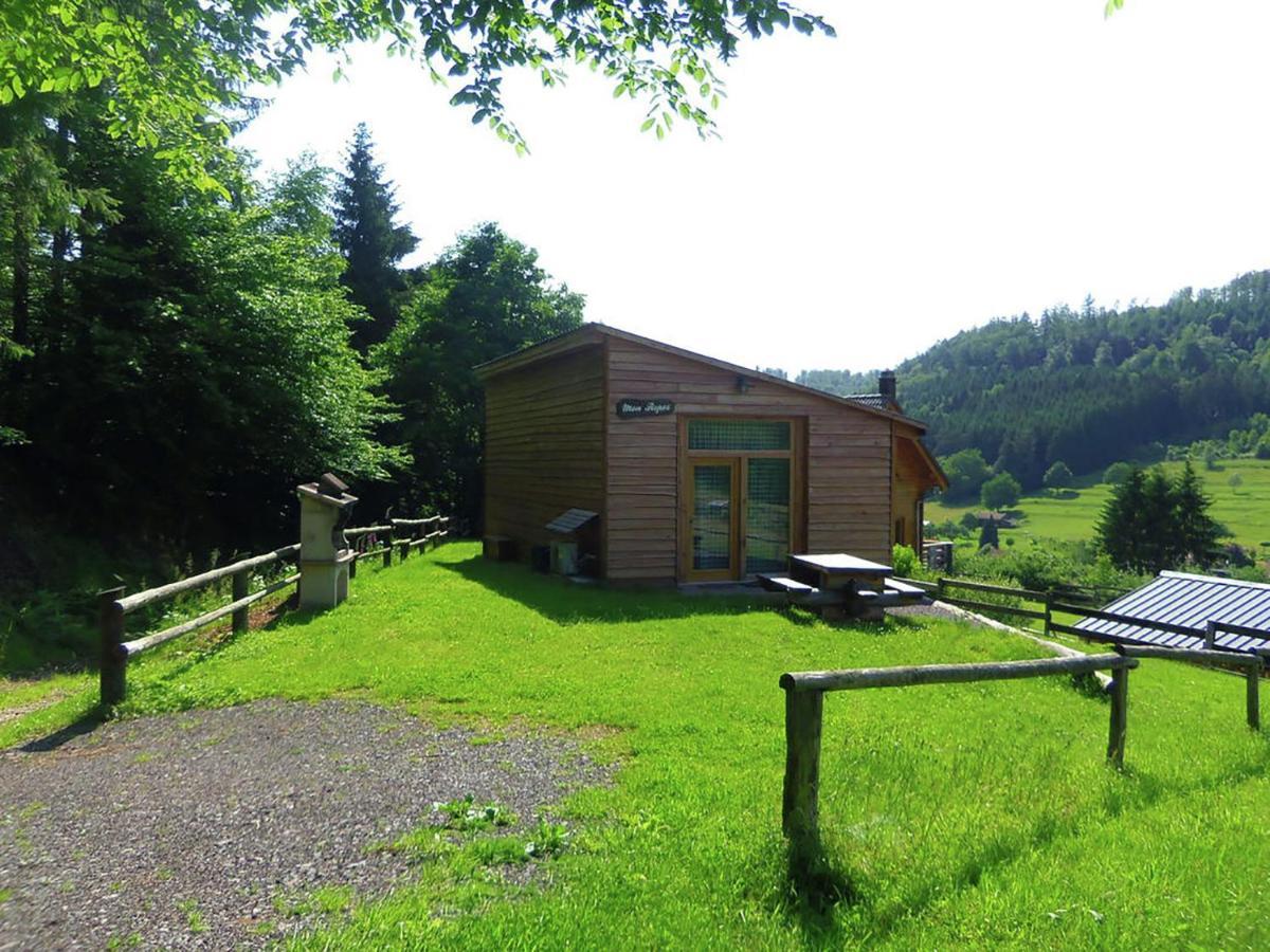 Cosy Holiday Home With Garden In Walscheid Exterior photo
